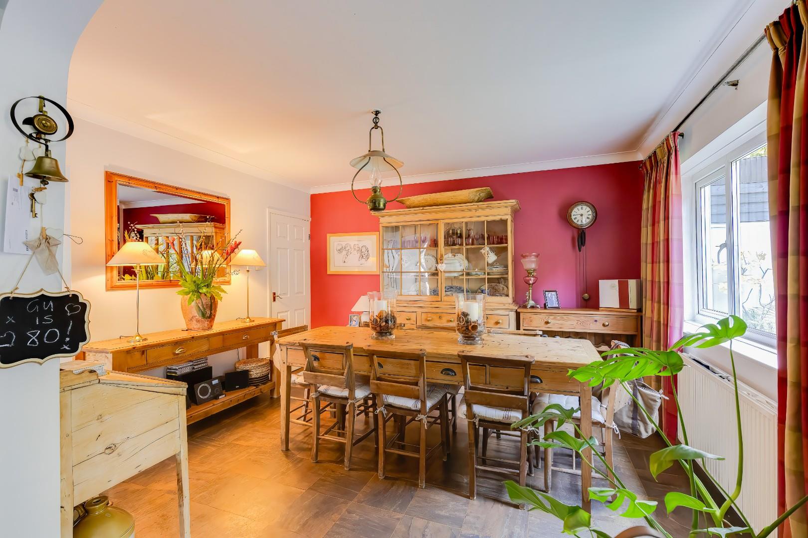 51 Geraints Way, Cowbridge, Vale of Glamorgan, CF71 7AY